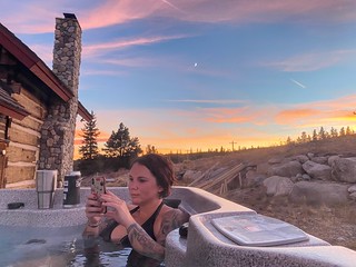 Sunset - Sunset hot tub chillin