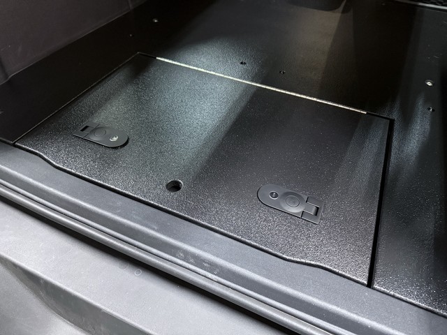 Near flush latches and locks installed on the Bronco hatch