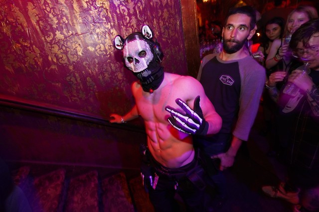 This dude had a cool mask