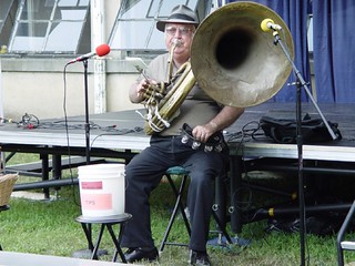 Old dude performing