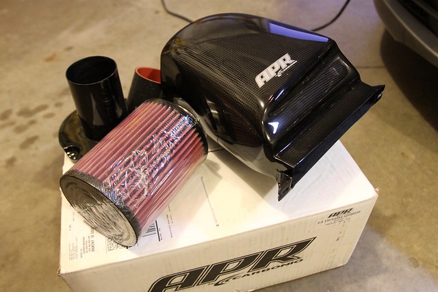 APR Carbonio intake system