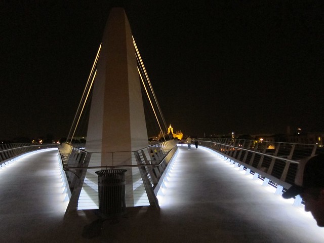 Des Moines ped bridge