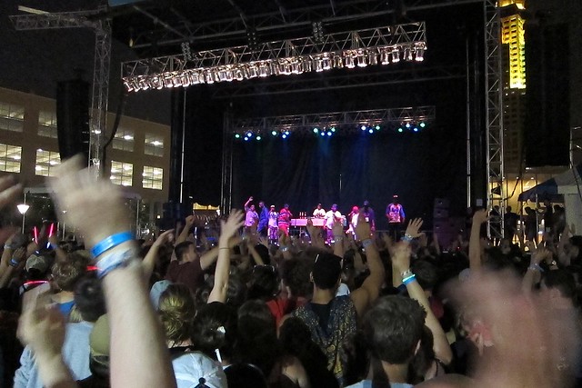 80/35 gettin down with Wu-Tang