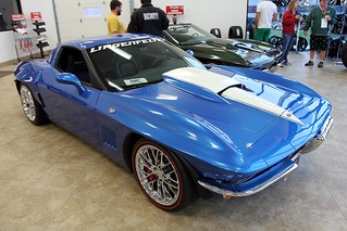2011 Corvette Z06 ... with a 67 Corvette body