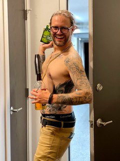 2737 - Oh hey, I'm just making a delivery!