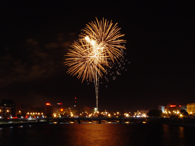 Yankee Doodle Pops Fireworks from behind Principal Park