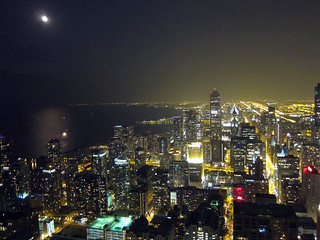 Skyline - Full moon over Chi-city