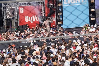 Shows - Marchin around the stage