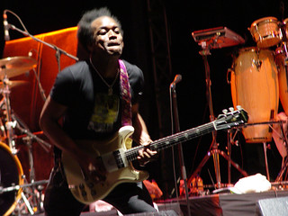 The Roots - The Roots Guitarist - Rocking