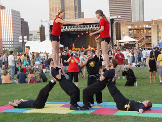 80/35 - Some acrobatic Kung Fu stuff