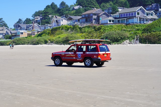 Look at this old Jeep lifegaurd SUV