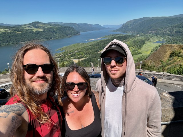 Hangin at the Vista House
