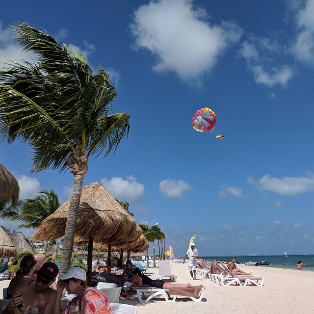 Watchin some parasailers