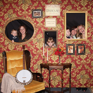 Summer Catour - Cousins in the photowall