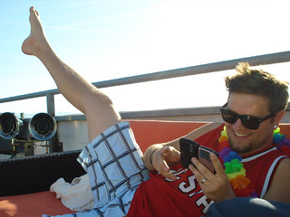 Arizona - Playing phones, having skinny legs