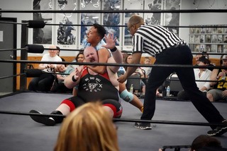 A lil choke out attempt