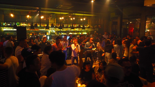 This club had an amazing cover band playing mostly English pop