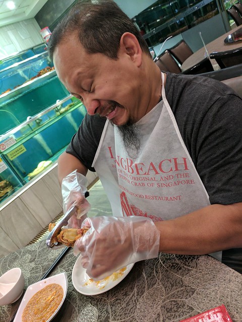 Gettin into that claw meat