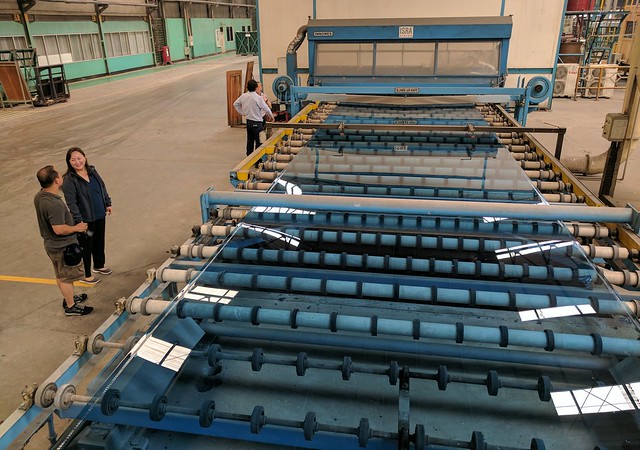 A giant sheet of glass at the Mulia factory