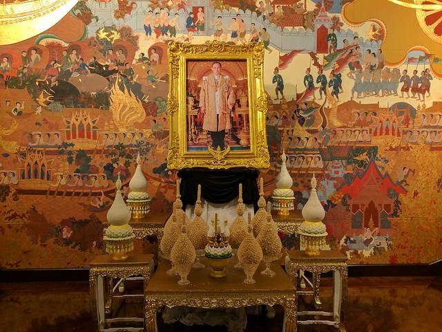 A large indoor shrine for the former King of Thailand
