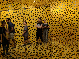 Art - Yayoi mirror room
