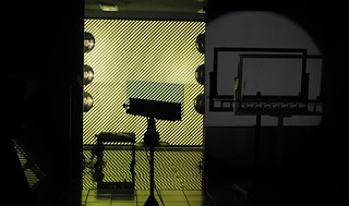 Testing the glass for visual imperfections