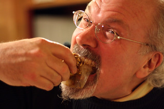 Jeff eatin a springroll