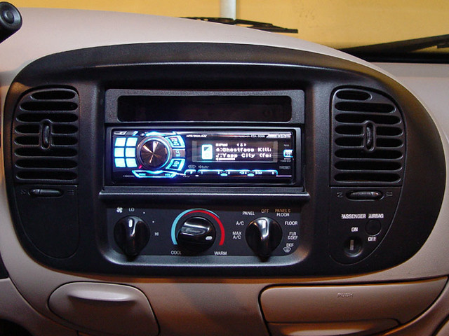 Alpine CDA-9886 in an F150