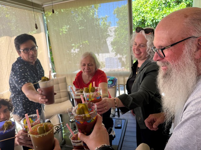 Hernandez fam shows up!