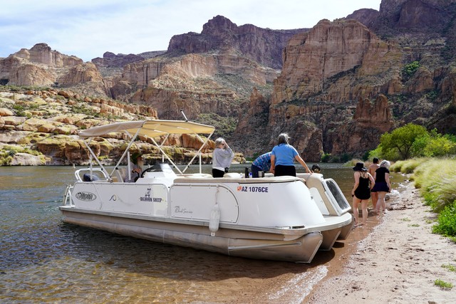 Dockin to hang out for a bit