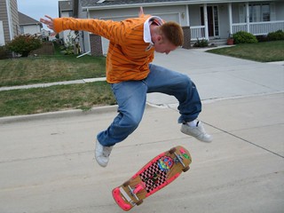 frame - Kickflipping the old school deck