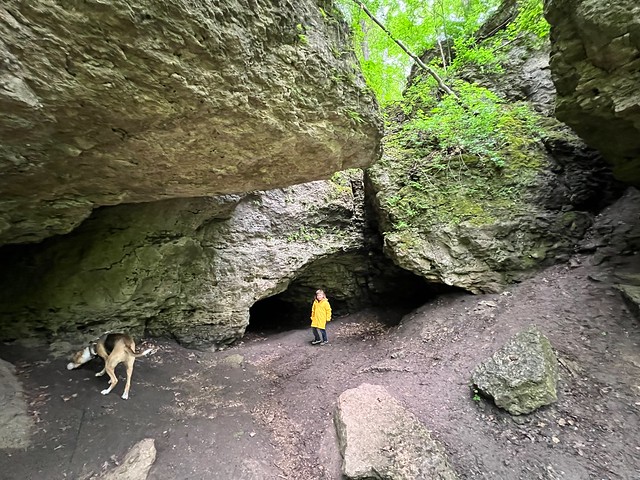 Backbone cave