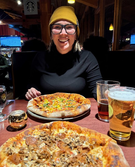 Valentines pizza+beer date in Banff