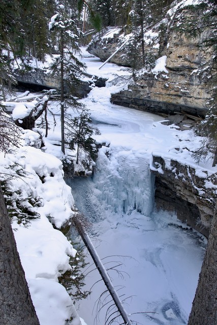 Watching the water flow behind this ice was v cool