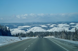 Snow - Startin to look a little less like the Midwest