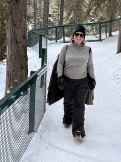 Snow - Hikin lady