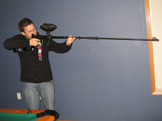 Shooting blowgun darts with co2