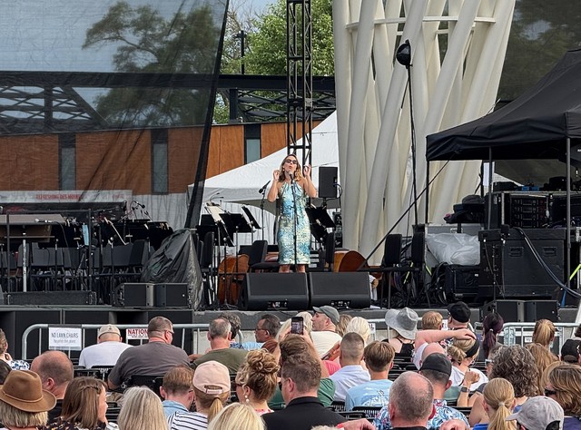 This woman can whistle like none other