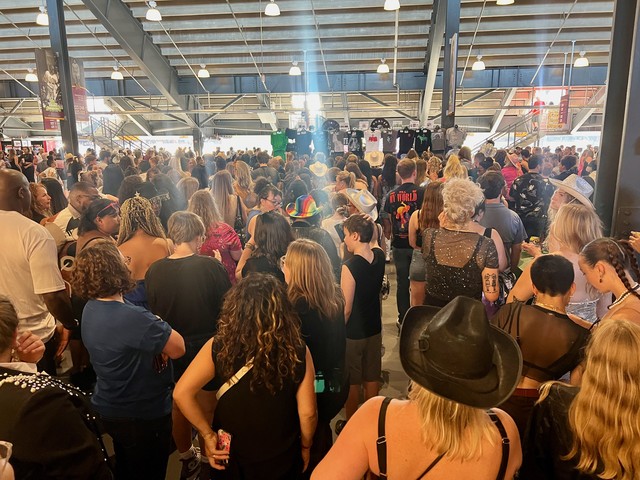 In line for merch. facemelt dot gif.