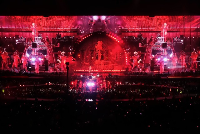 Yung Blue Ivy came out to dance