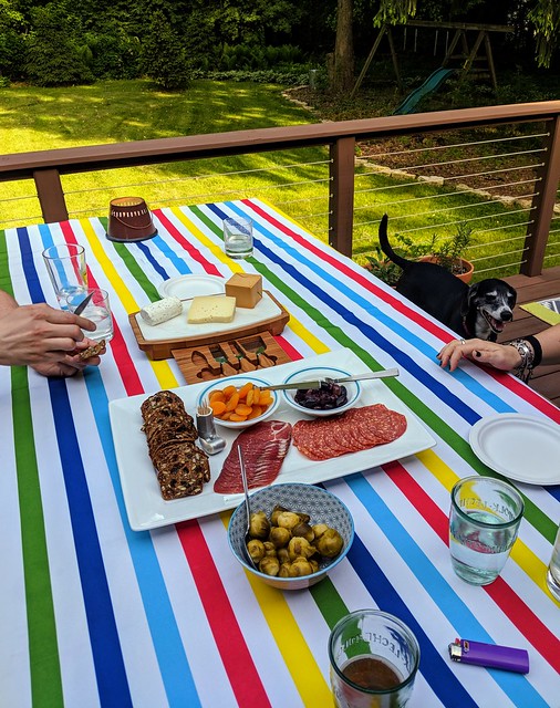 That night we had family over for snacks n drinks at Jon and Liz's house