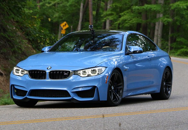 Rounding corners on the Tail of the Dragon - Photo by 129photos.com