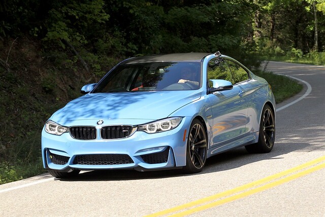 Cruisin around Tail of the Dragon - Photo by 129slayer.com