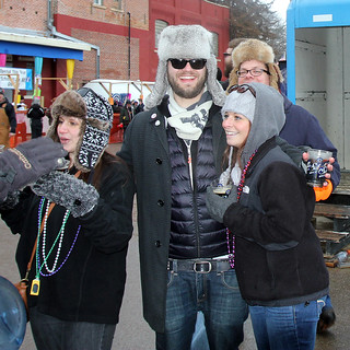 Photobomb - Triple hugging girls
