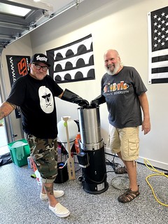 Gettin a hand from Eddie