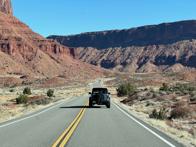 Caravan to the trail