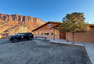 Walkin up to the Moab Bronco Off-Roadeo building