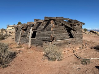 Cabin - Old uranium miner cabins