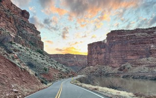 Driving through the Moab canyons