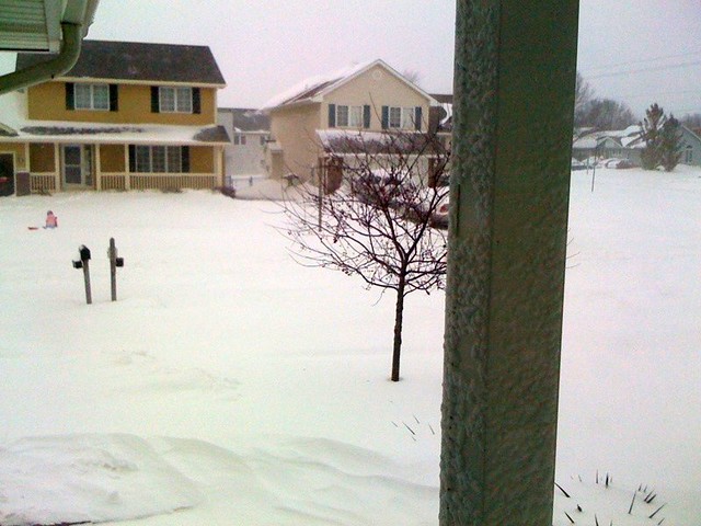 Wow. This much snow + the 25mph negative windchill... I wanna go back, back to Cali, Cali.